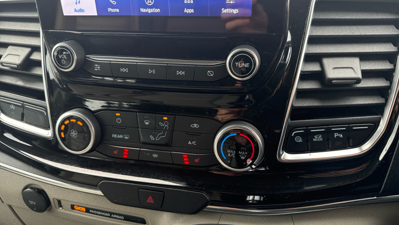 Ford Tourneo Custom Transit Custom Tourneo L2 Diesel Fwd 2.0 EcoBlue 150ps Low Roof 8 Seater Titanium